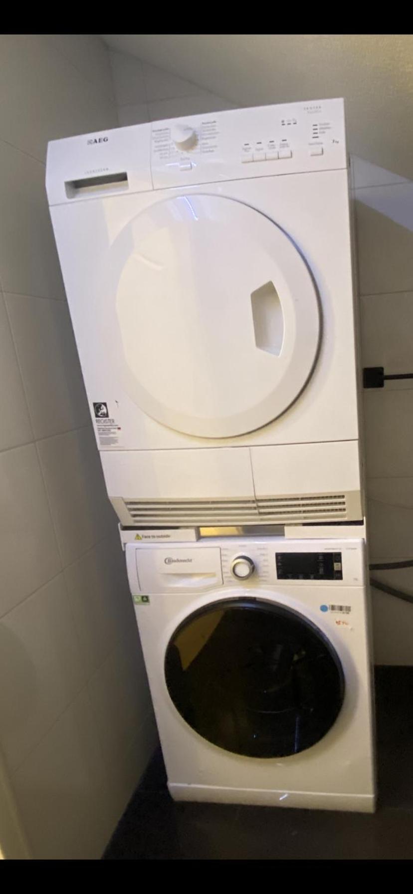 Deluxe Business Suite Mit Netflix Premium & Parkplatz, Zentral Zu Audi & Schwarz Gruppe With 2 Bedrooms Bad Friedrichshall Kültér fotó